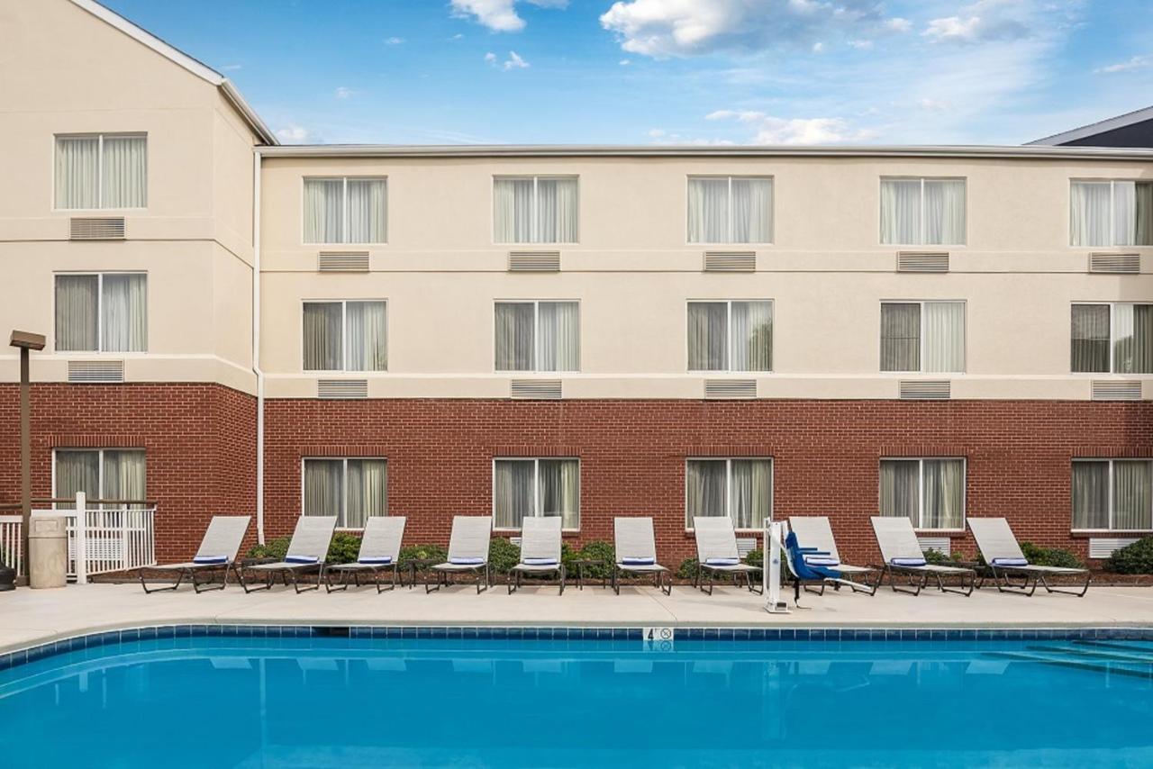 Fairfield Inn Charlotte Northlake Exterior photo